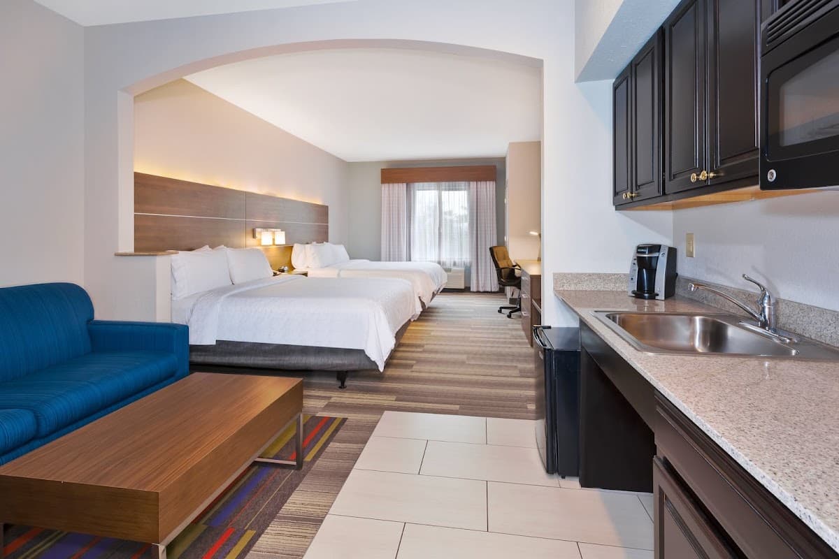 Holiday Inn Express & Suites Warminster - Horsham by IHG — photo 2