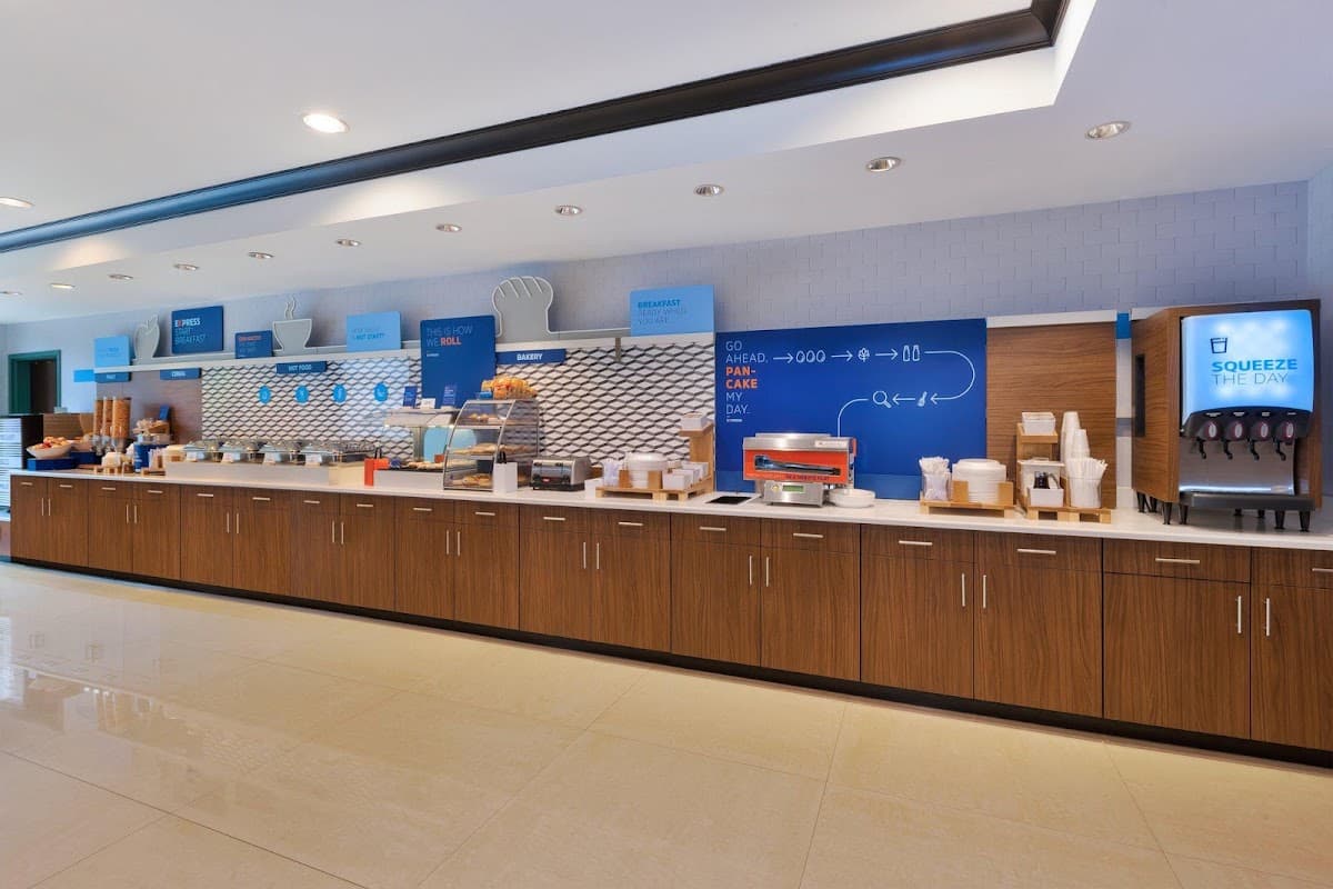 Holiday Inn Express & Suites Warminster - Horsham by IHG — photo 5