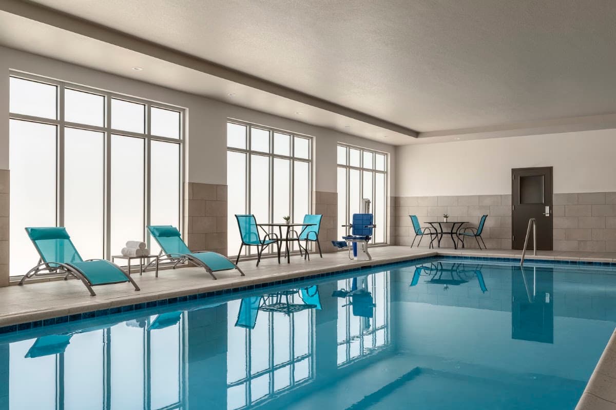 Holiday Inn & Suites Commerce City - Denver Airport by IHG — photo 3