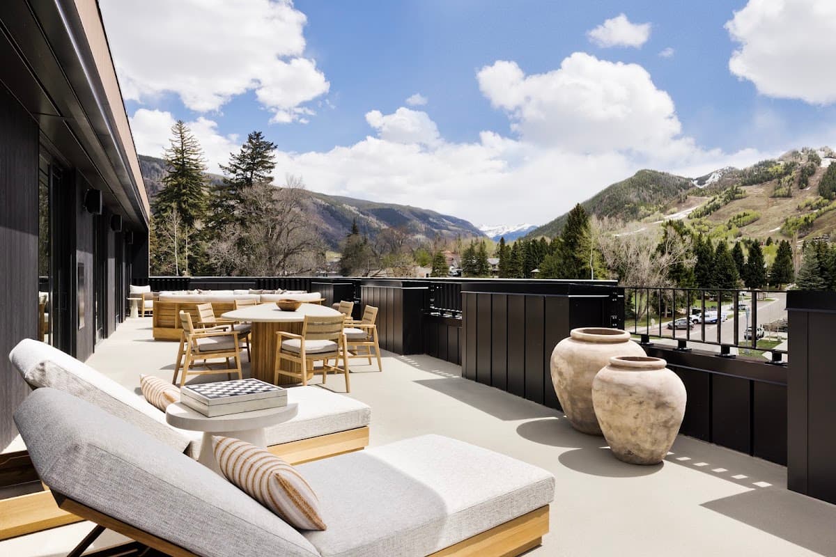 White Elephant Aspen — photo 1