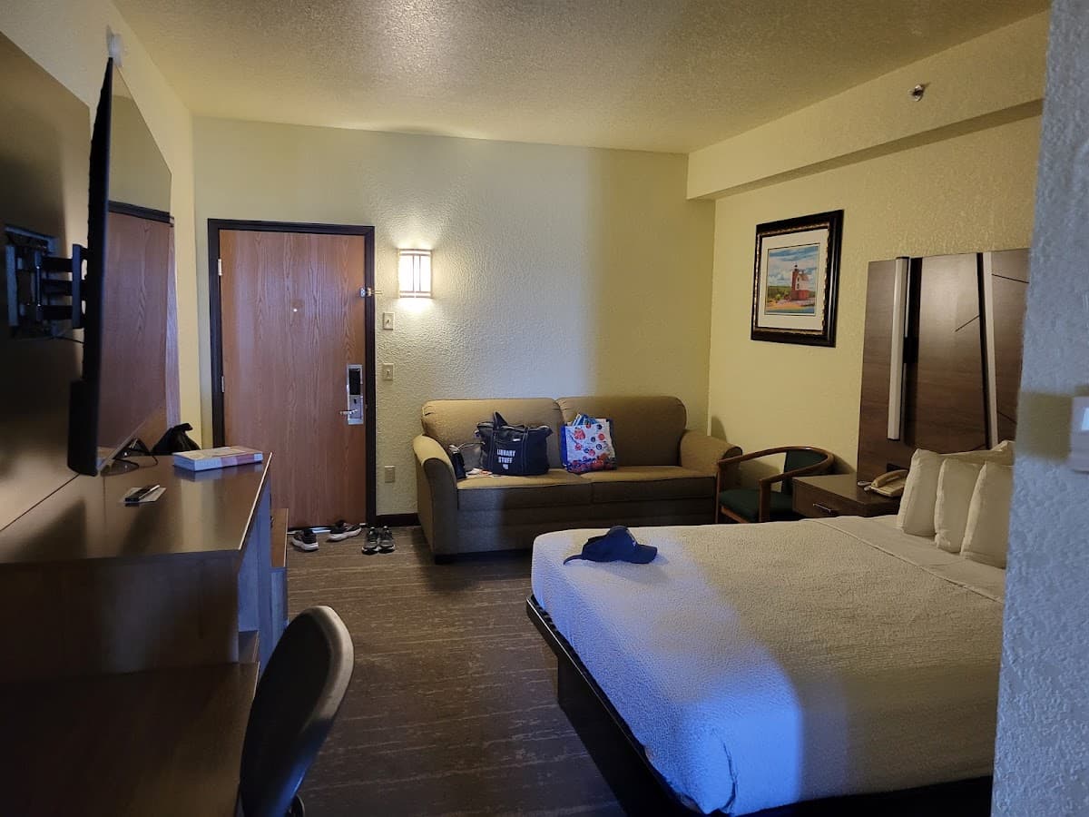 Mackinaw Beach & Bay Inn & Suites — photo 2