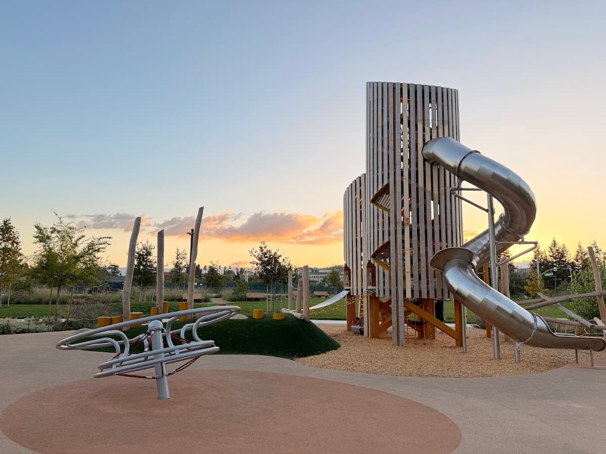 Gateway Crossing Community Park — photo 1