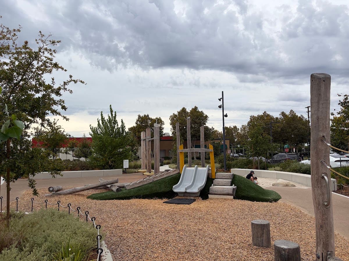 Gateway Crossing Community Park — photo 3