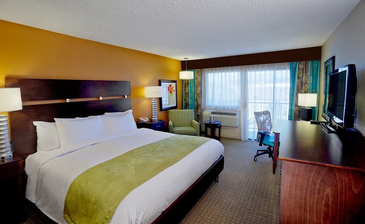 DoubleTree by Hilton Hotel Santa Fe — photo 1