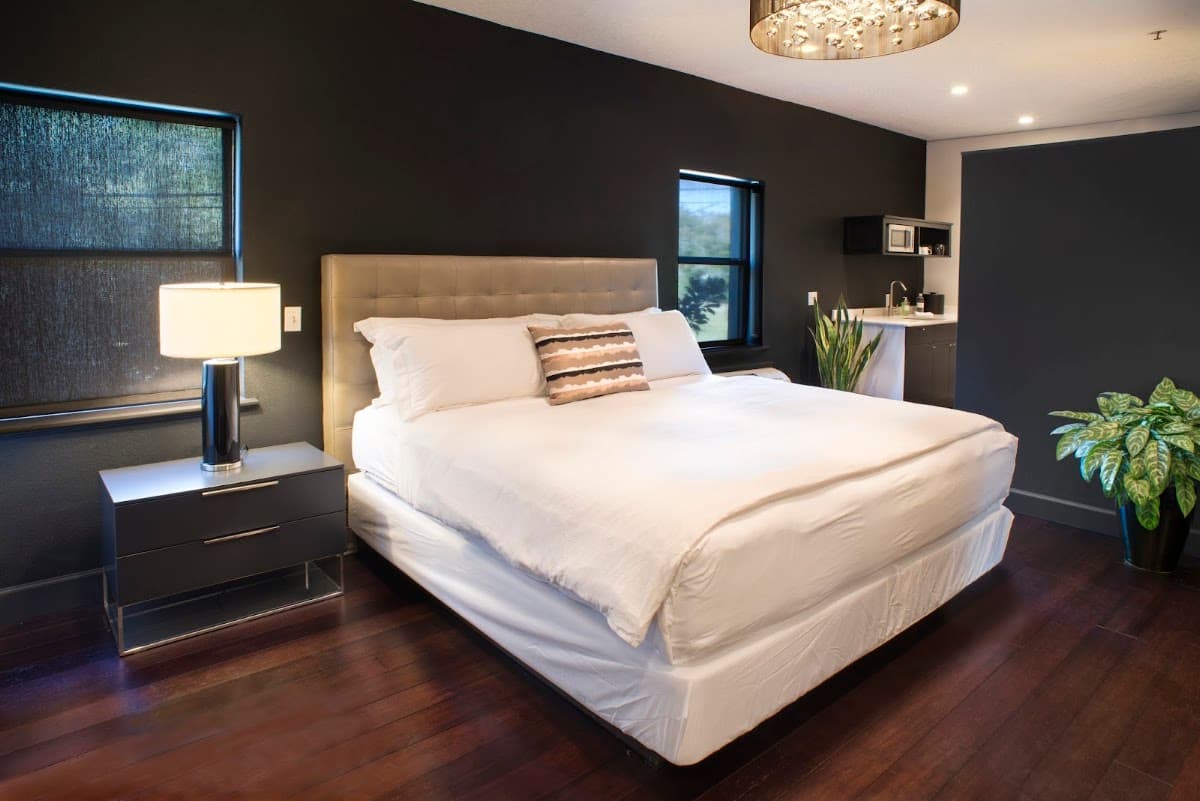 Eo Inn — photo 1