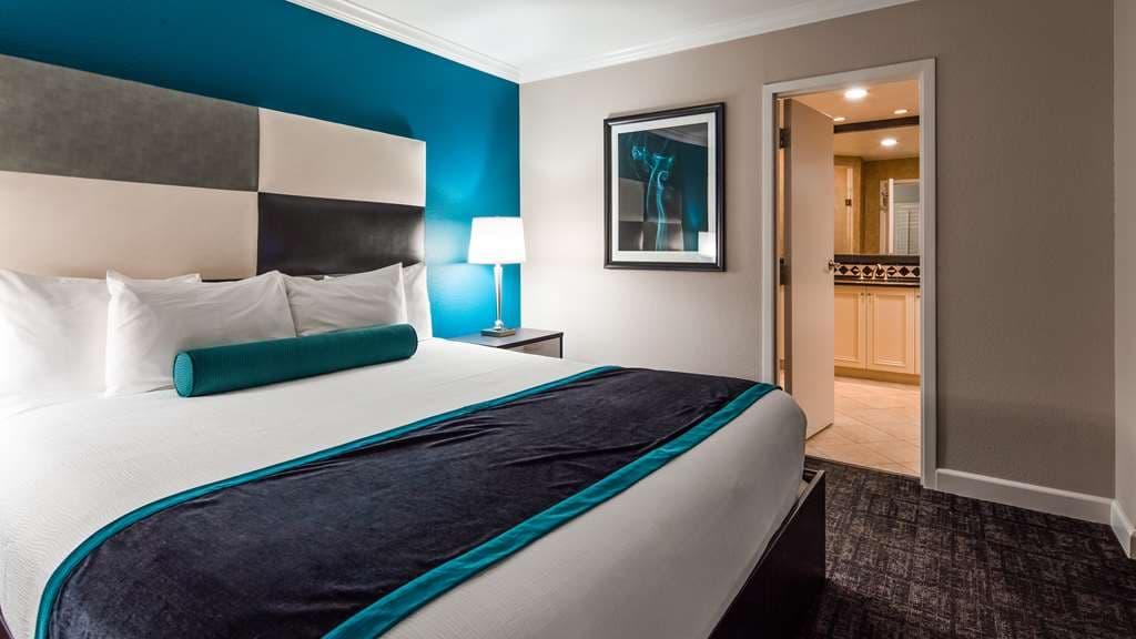 Best Western Plus Casino Royale–Center Strip — photo 2
