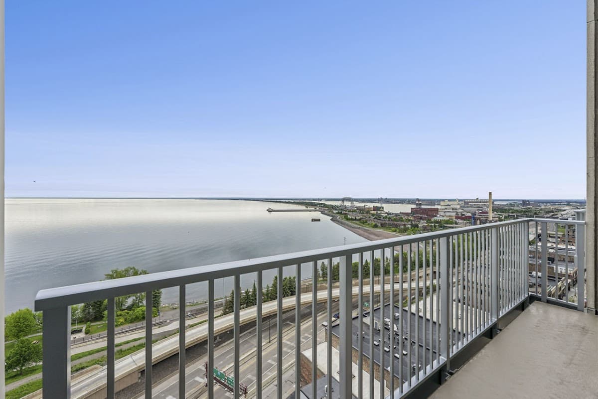 The Lakeview at 333 — photo 4