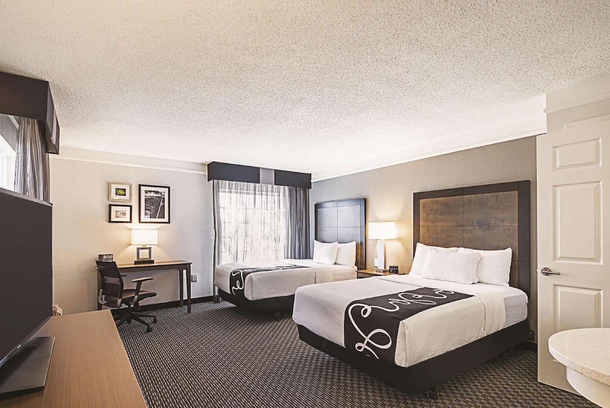 La Quinta Inn & Suites by Wyndham Austin Near the Domain — photo 2