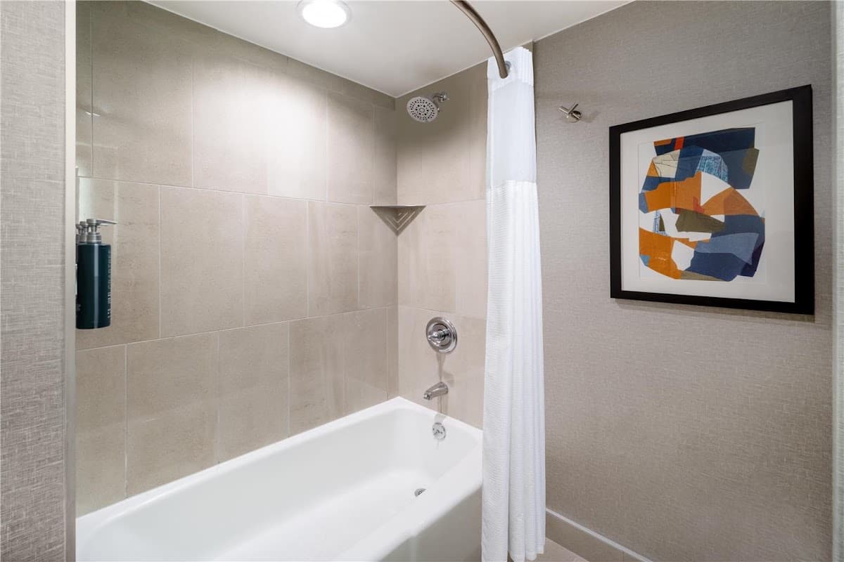 DoubleTree by Hilton Hotel Austin — photo 4