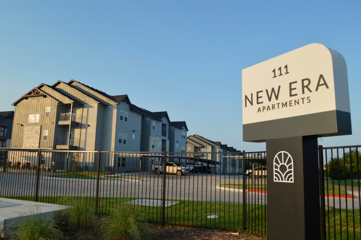 New Era Apartments — photo 3