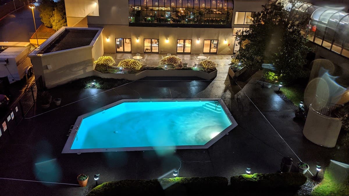 Monarch Hotel Conference Center — photo 3