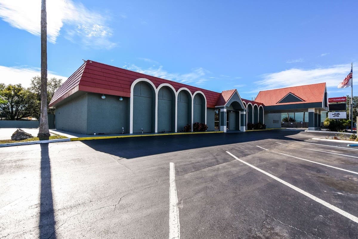 Econo Lodge Tampa near Busch Gardens — photo 1