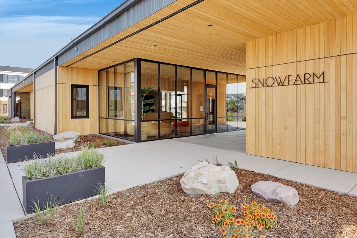 Snowfarm Apartments — photo 1