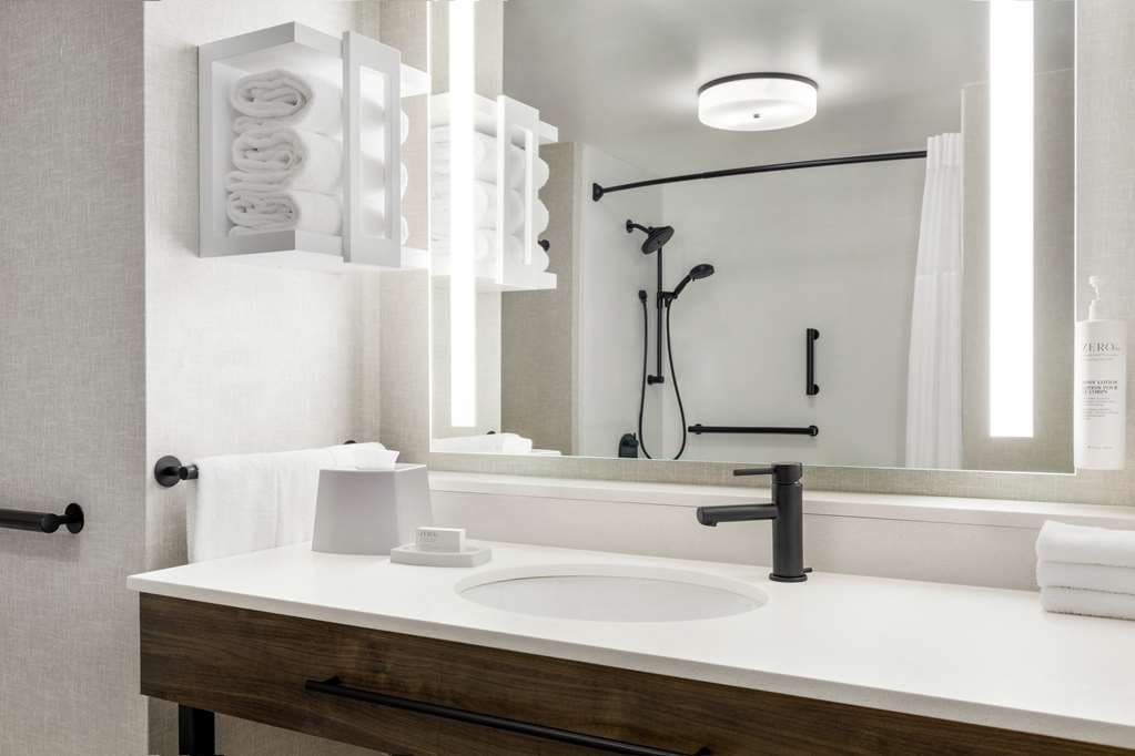 Hampton Inn & Suites Greenville-Downtown-RiverPlace — photo 3