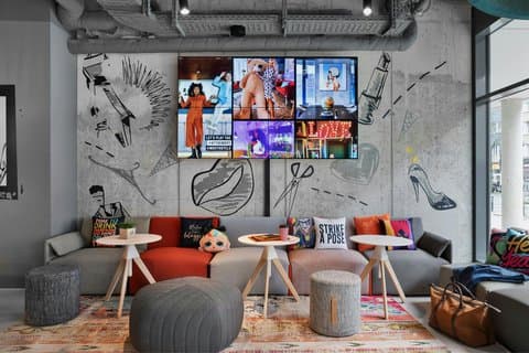 Moxy Duesseldorf City — photo 4