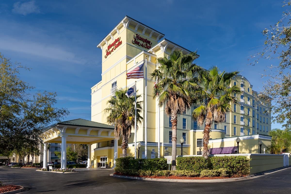 Hampton Inn & Suites Jacksonville Deerwood Park — photo 1