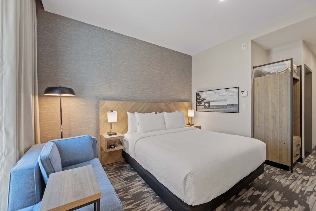 Sandman Signature Dallas-Las Colinas Hotel & Suites — photo 3