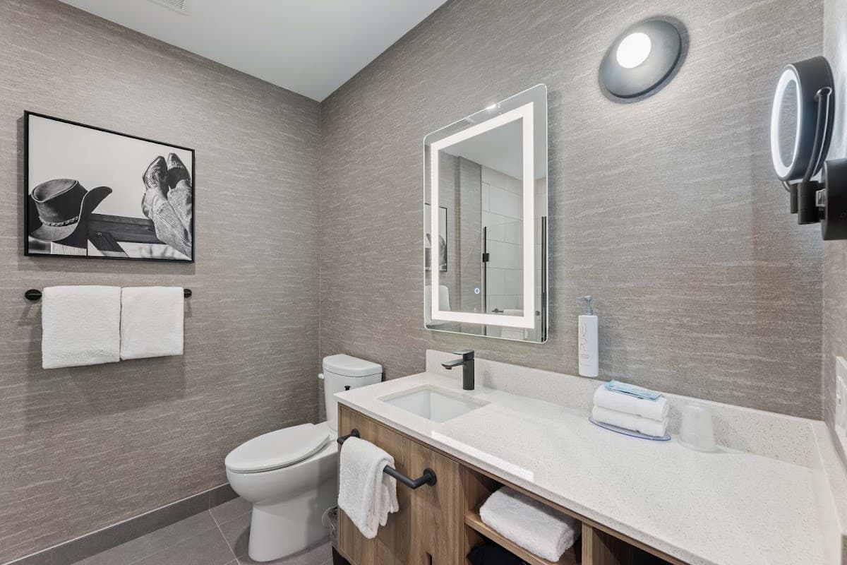 Sandman Signature Dallas-Las Colinas Hotel & Suites — photo 5
