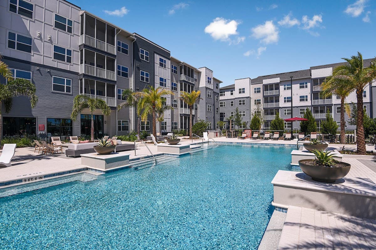 The Henry | Luxury Apartment Homes — photo 1