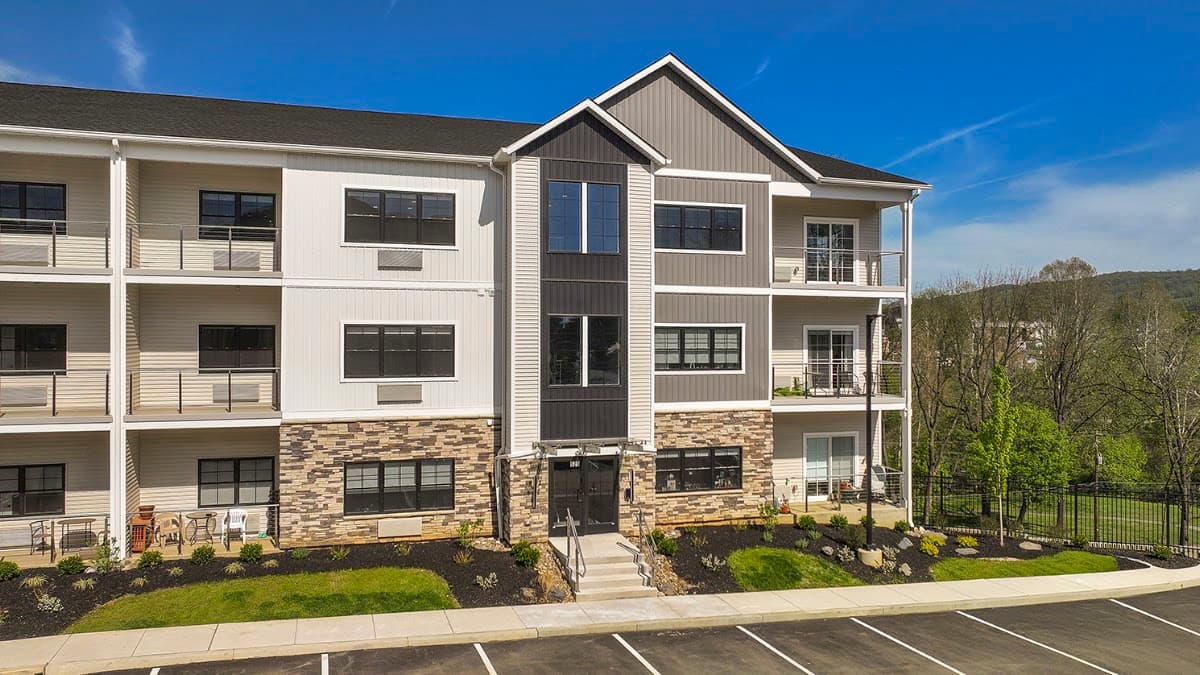 Phoenix Ridge Apartments — photo 1