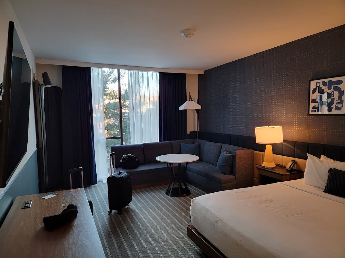 Cambria Hotel Boston Somerville — photo 2