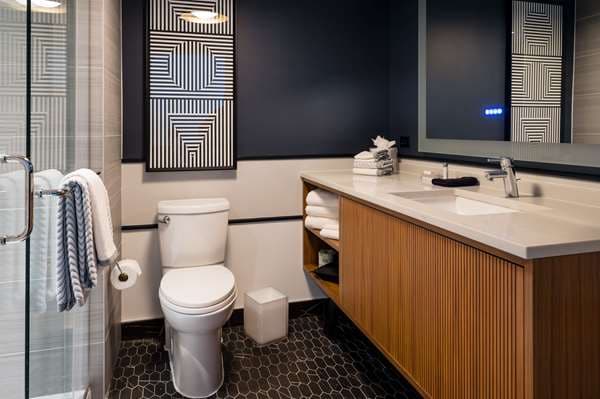 Cambria Hotel Boston Somerville — photo 3