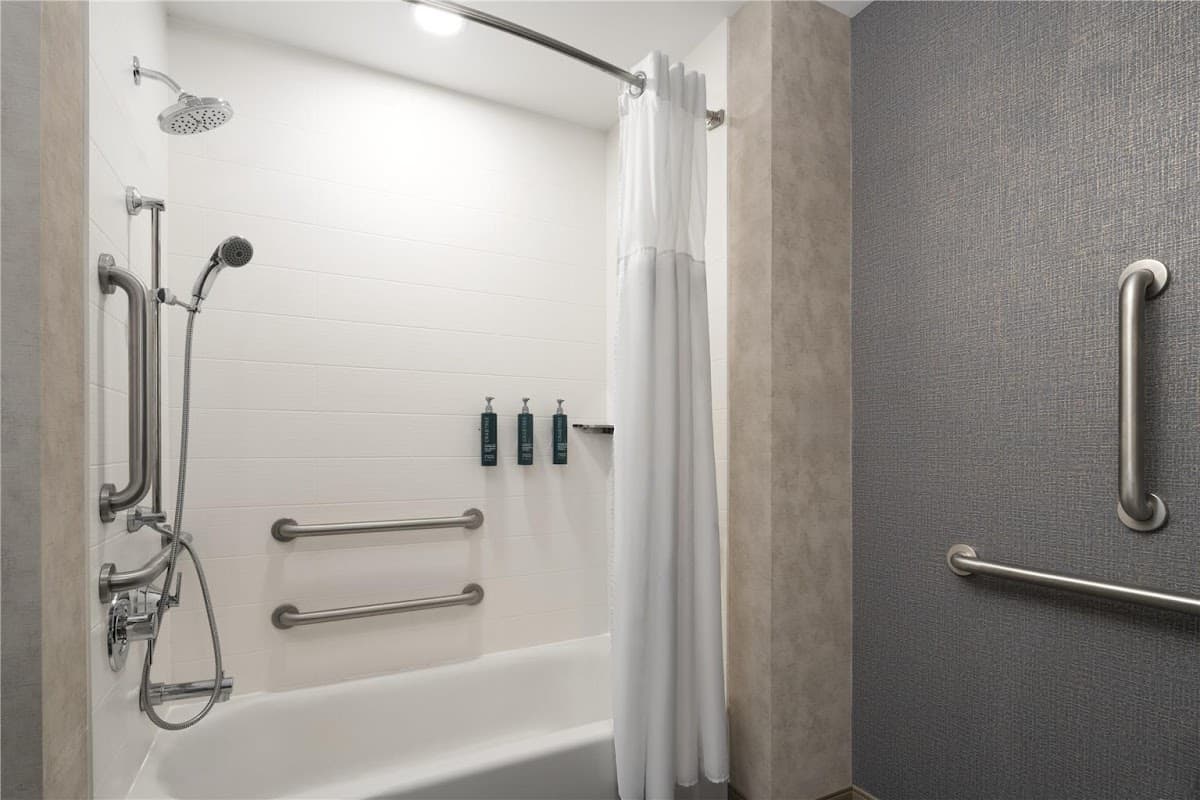 DoubleTree by Hilton Greenville Woodruff Road — photo 4