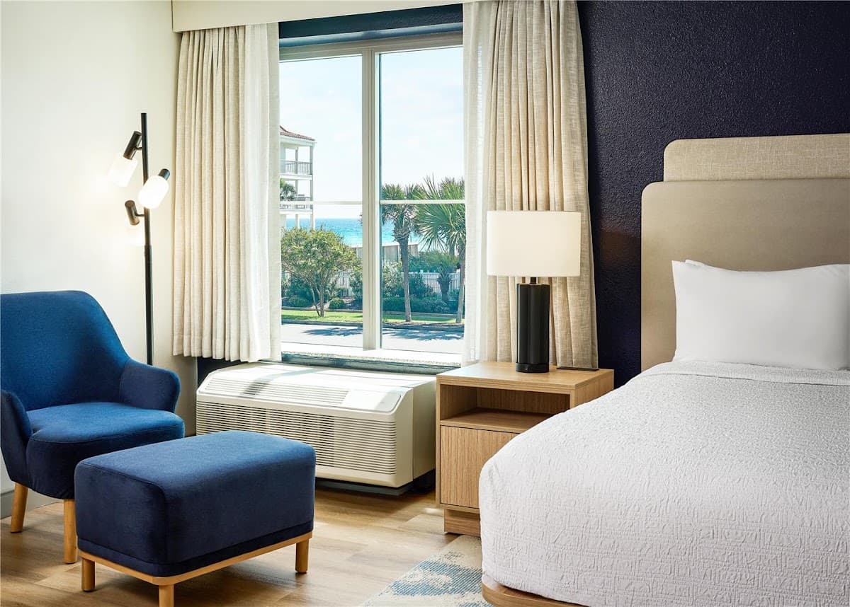 Hampton Inn & Suites Destin — photo 2