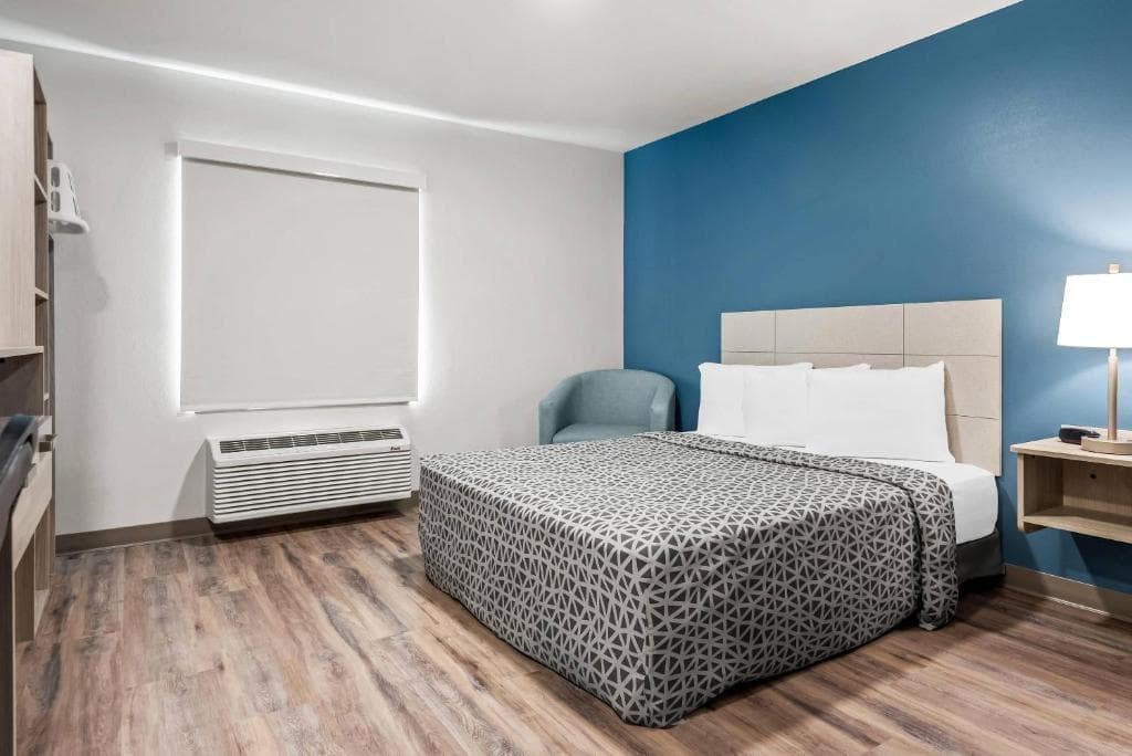 WoodSpring Suites Lancaster North — photo 2