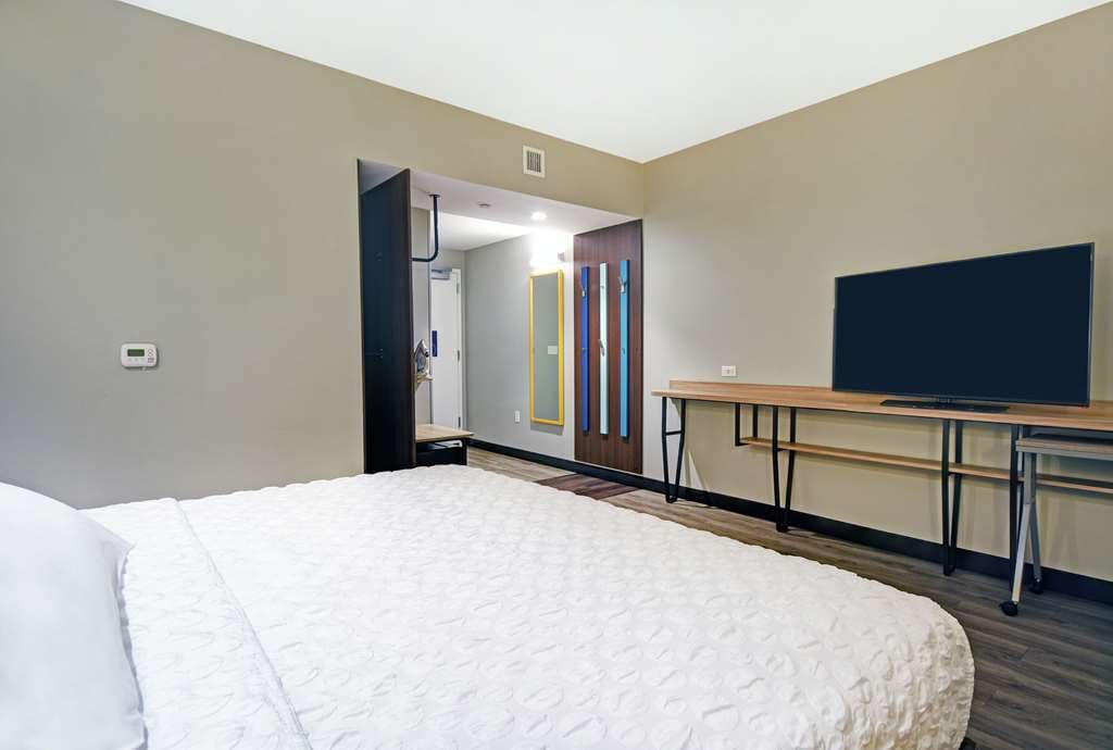 Tru by Hilton Portland Airport Area — photo 4