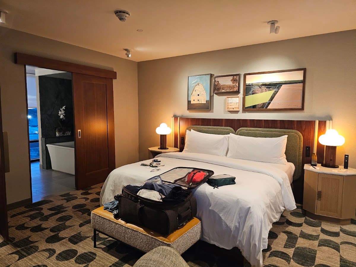 Trilogy Hotel Huntsville, Autograph Collection — photo 2