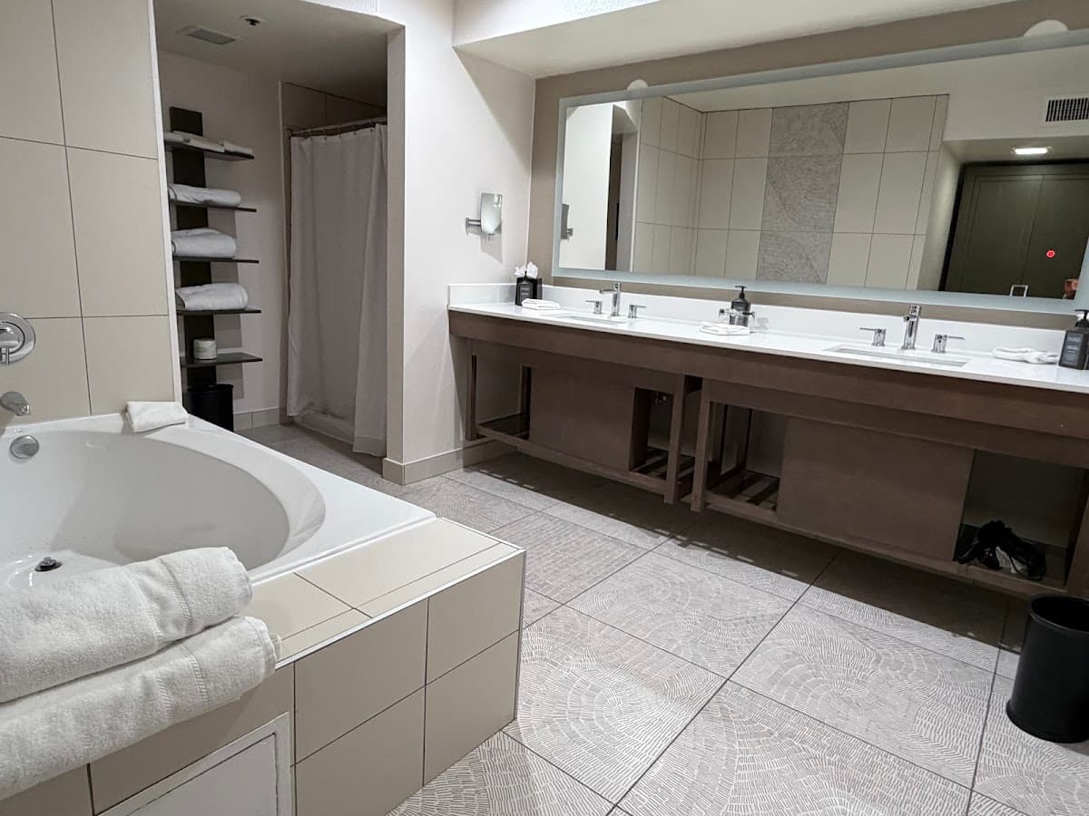 Sheraton Tucson Hotel & Suites — photo 4