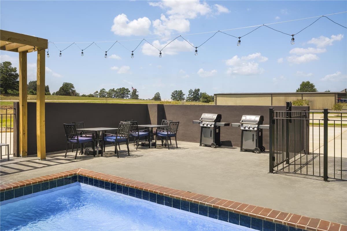 GLō Best Western Olive Branch — photo 3