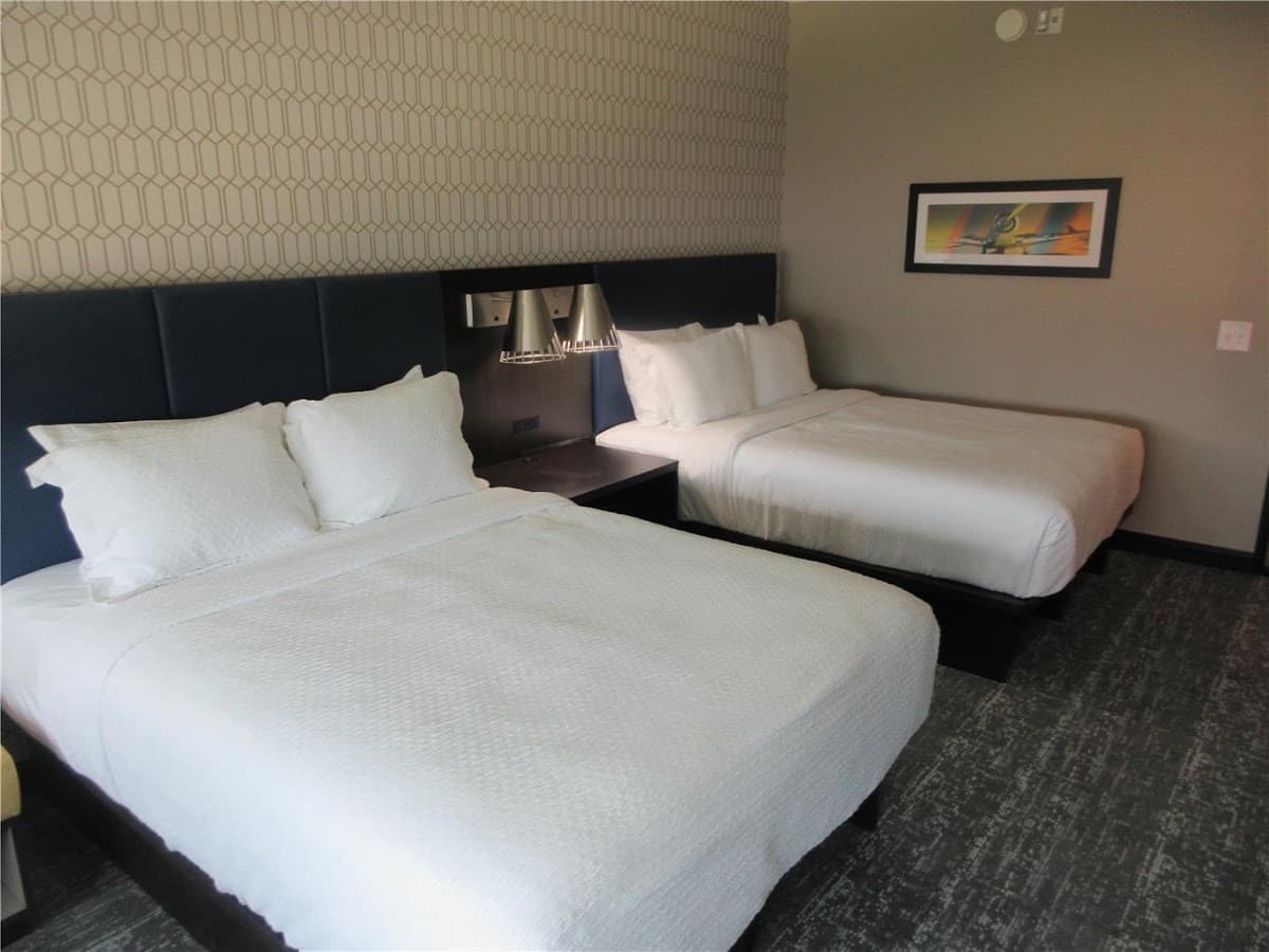 GLō Best Western Olive Branch — photo 5