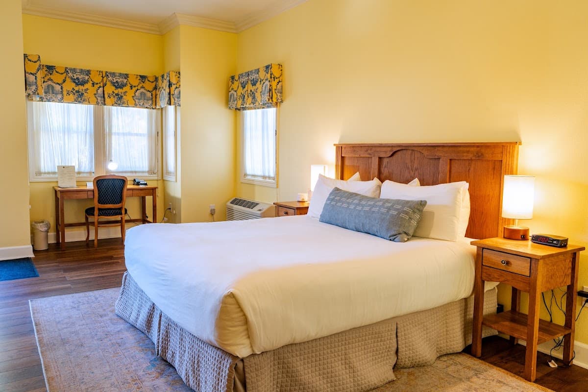 Elm House Inn — photo 3