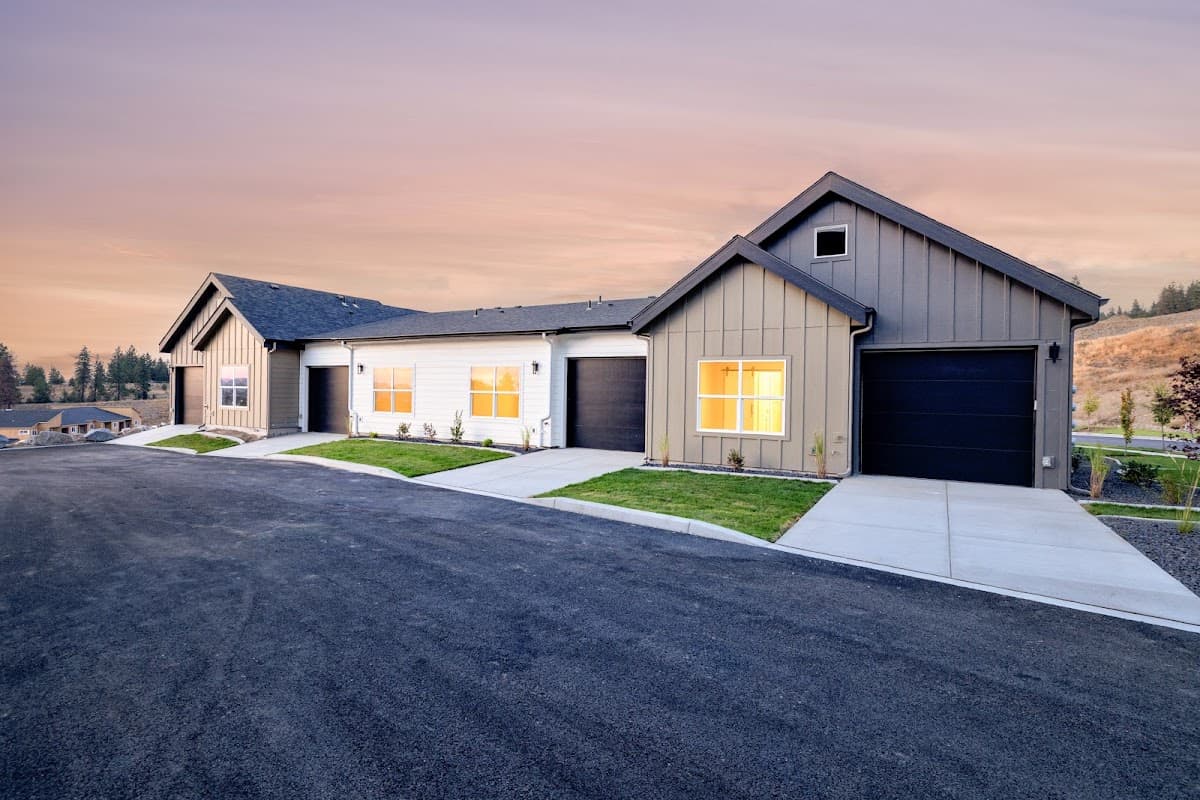 The Vistas Apartments & Townhomes on Beacon Hill