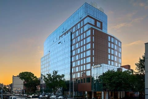 The Westin Flushing LaGuardia Airport — photo 1