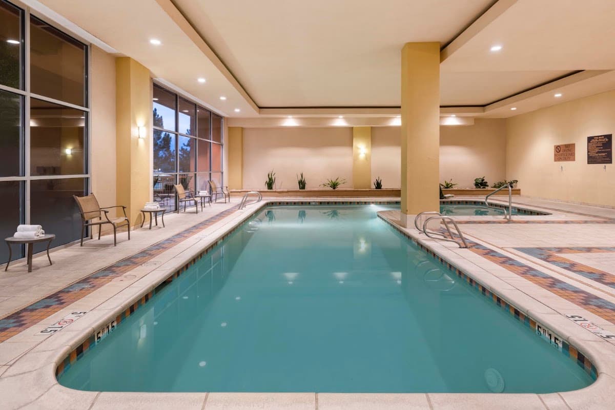 Embassy Suites by Hilton Albuquerque — photo 3