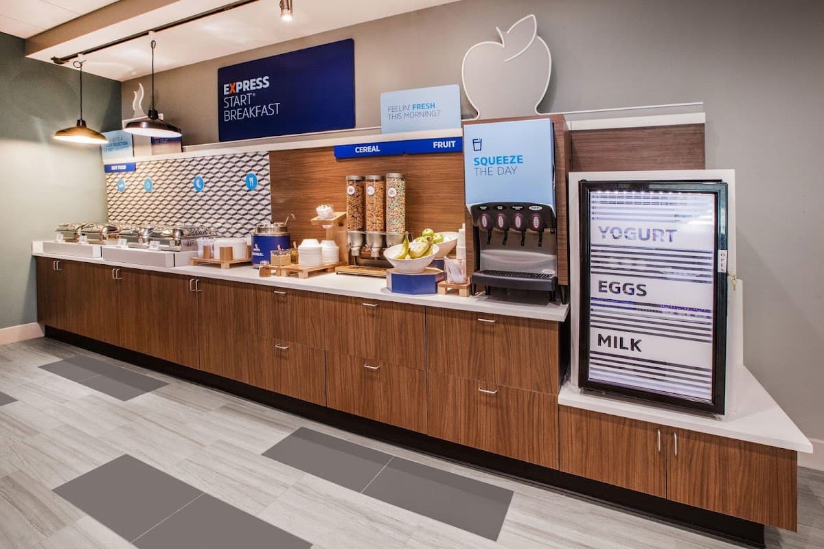 Holiday Inn Express & Suites Cleveland West - Westlake by IHG — photo 5