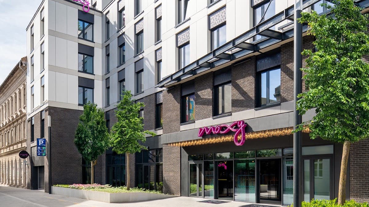 Moxy Budapest Downtown — photo 1