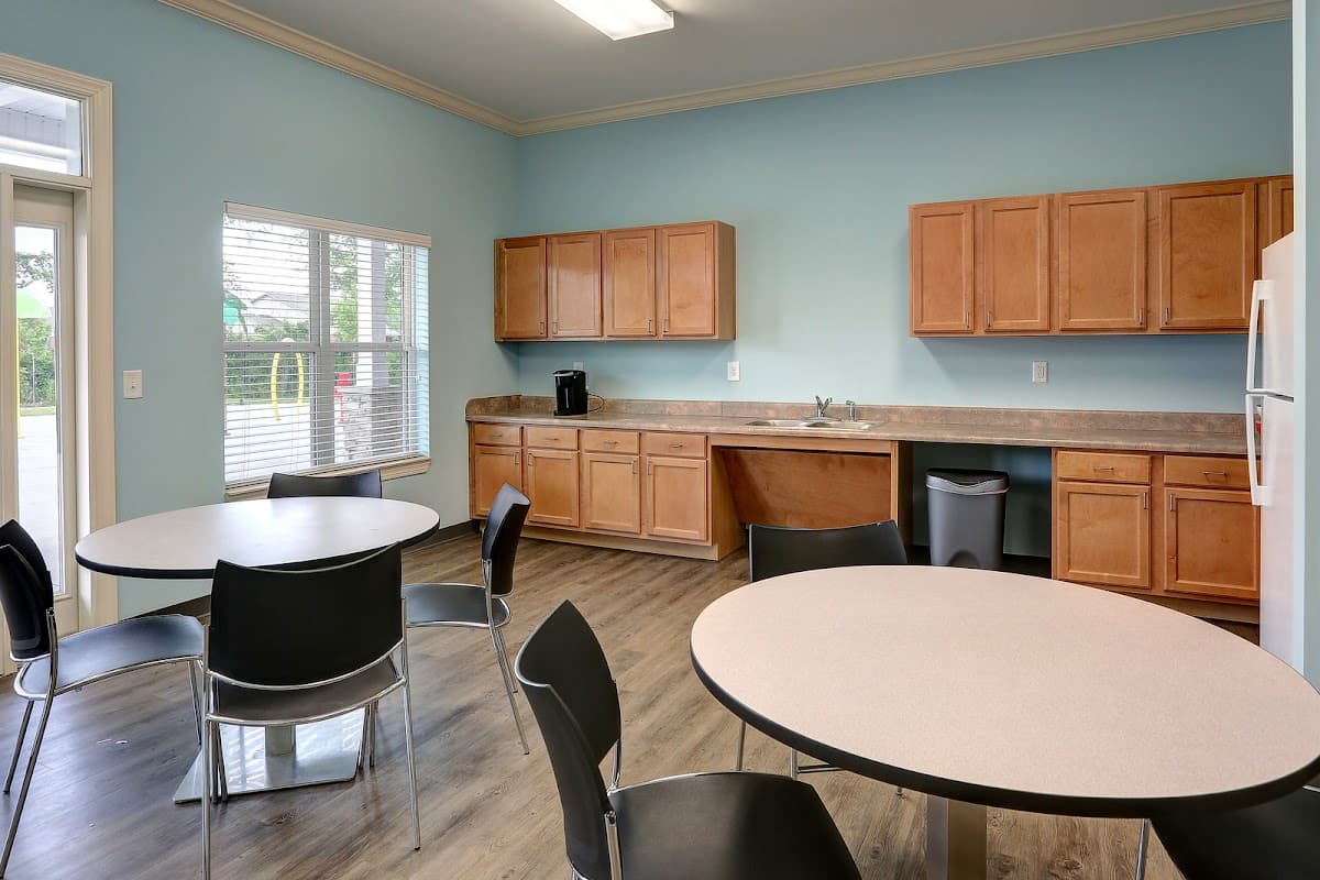 Sumner Garden Apartments — photo 5