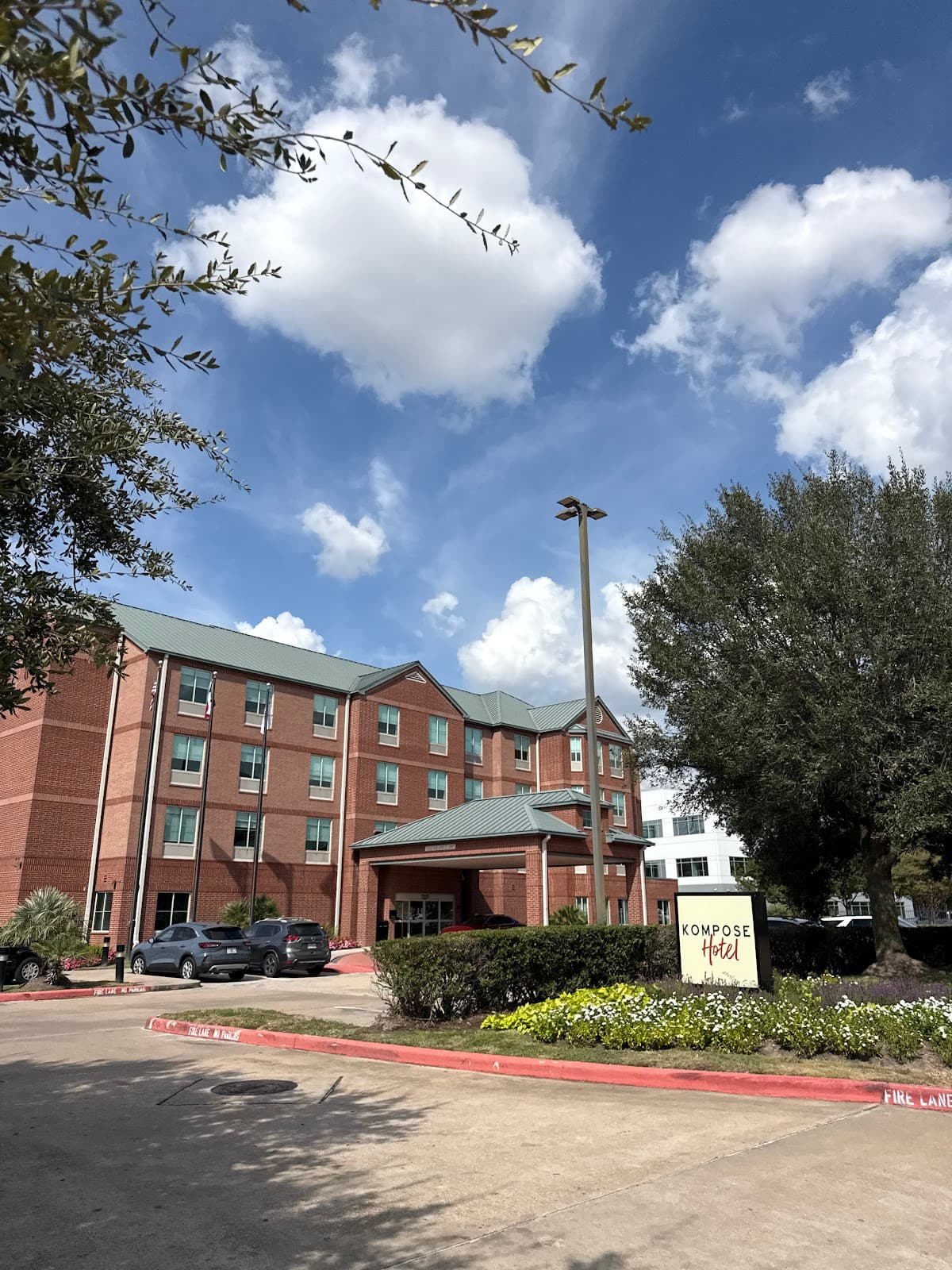 Kompose Boutique Hotel Houston CY-FAIR — photo 1