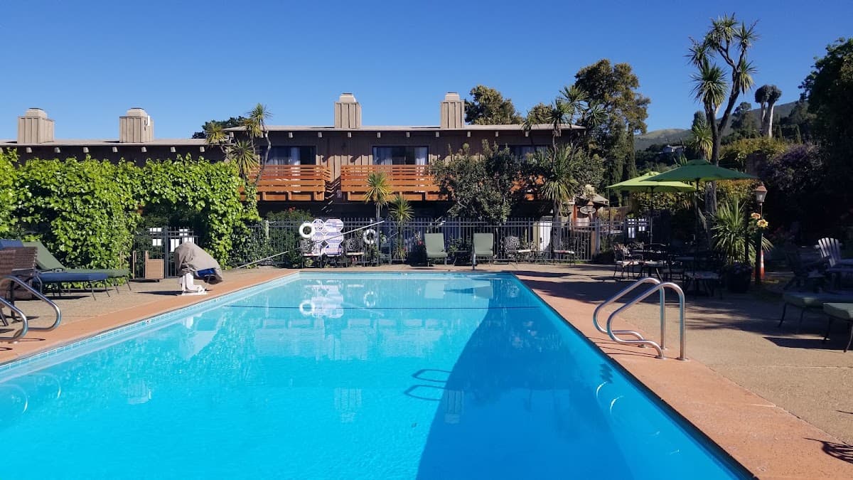 Carmel Valley Lodge — photo 3