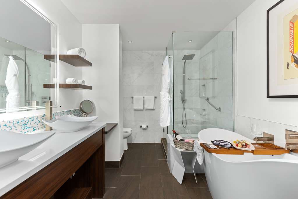 The Art Hotel Denver, Curio Collection by Hilton — photo 4