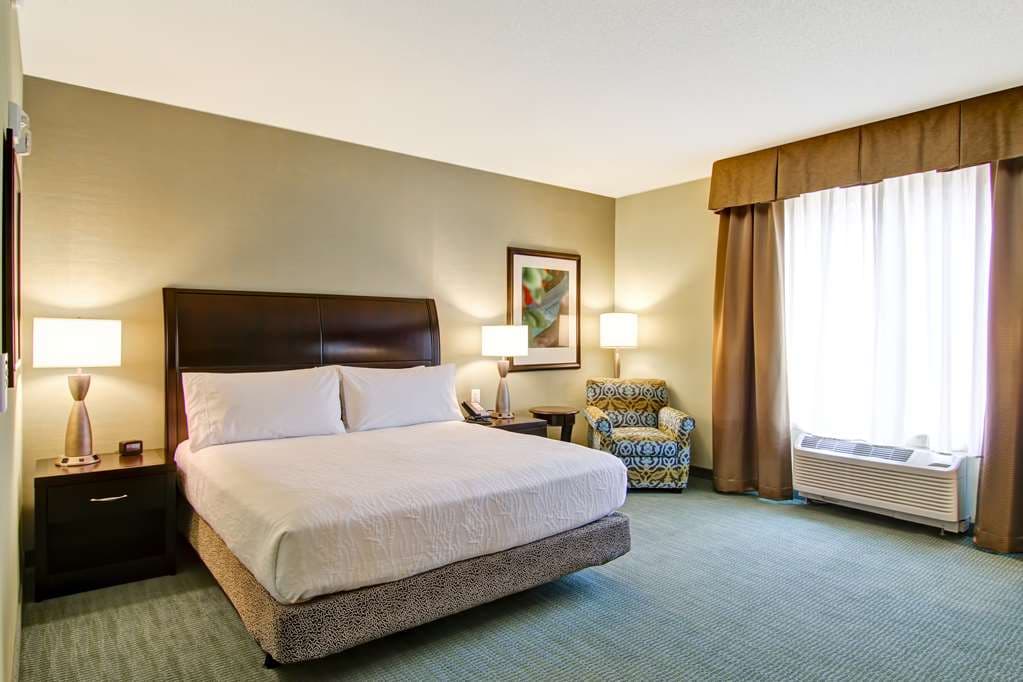 Hilton Garden Inn Woodbridge — photo 2