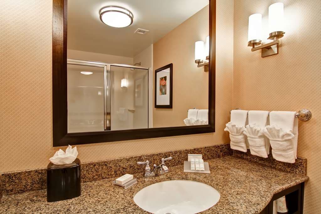 Hilton Garden Inn Woodbridge — photo 4