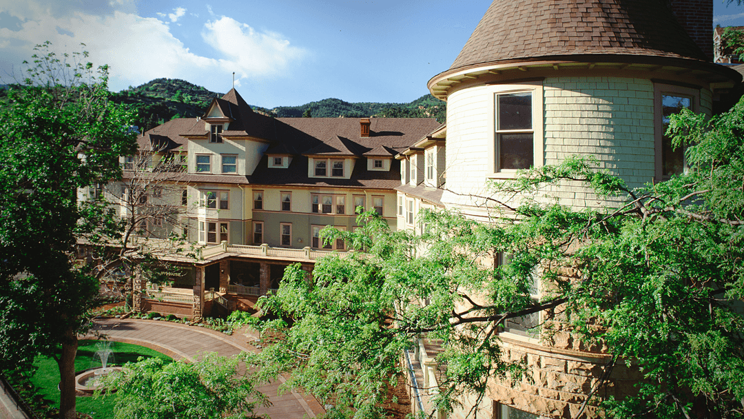 The Cliff House at Pikes Peak — photo 1