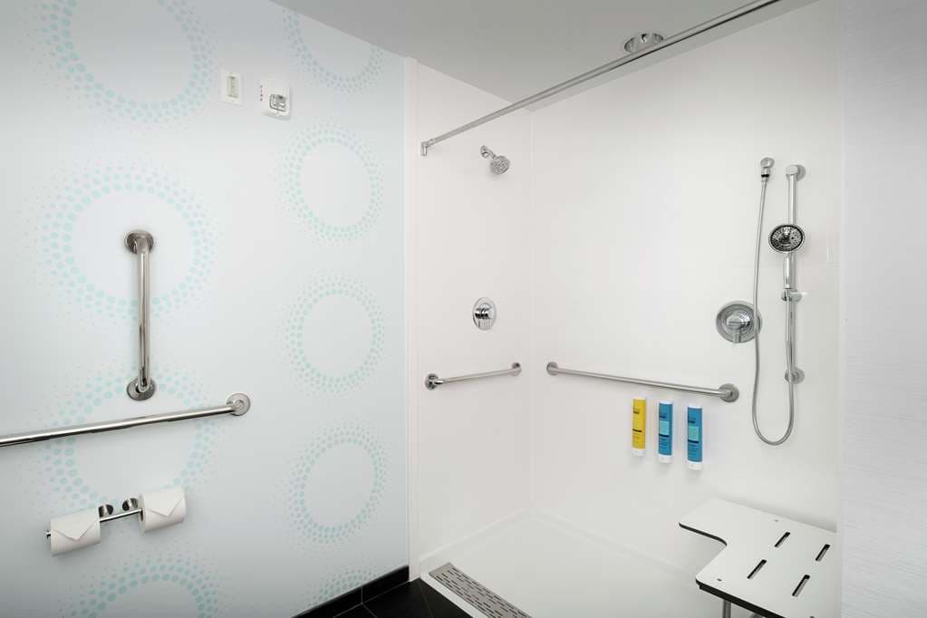 Tru by Hilton San Antonio Lackland SeaWorld — photo 4
