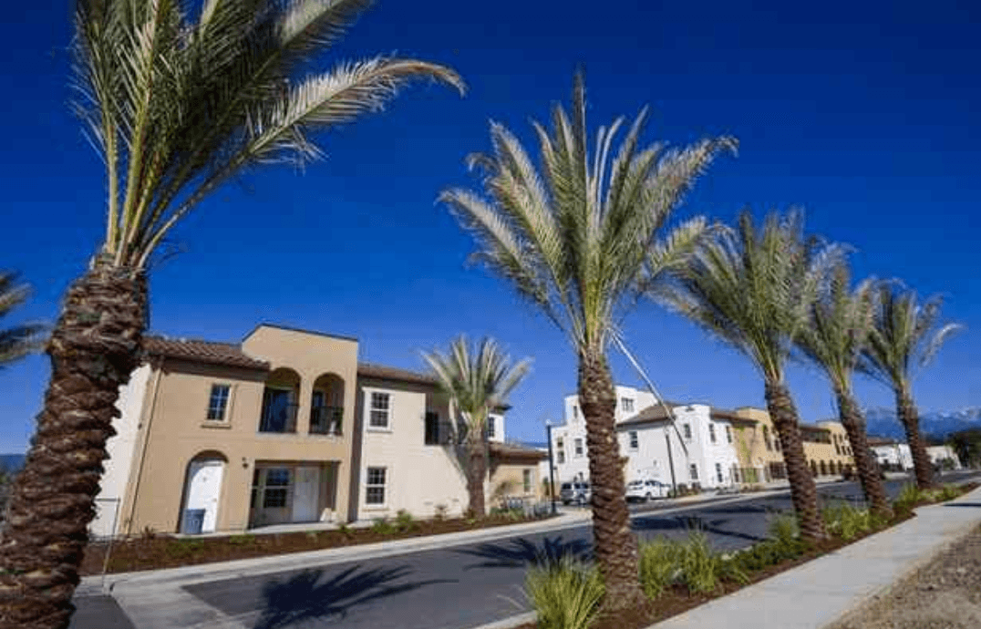 Valencia Grove Apartments — photo 1