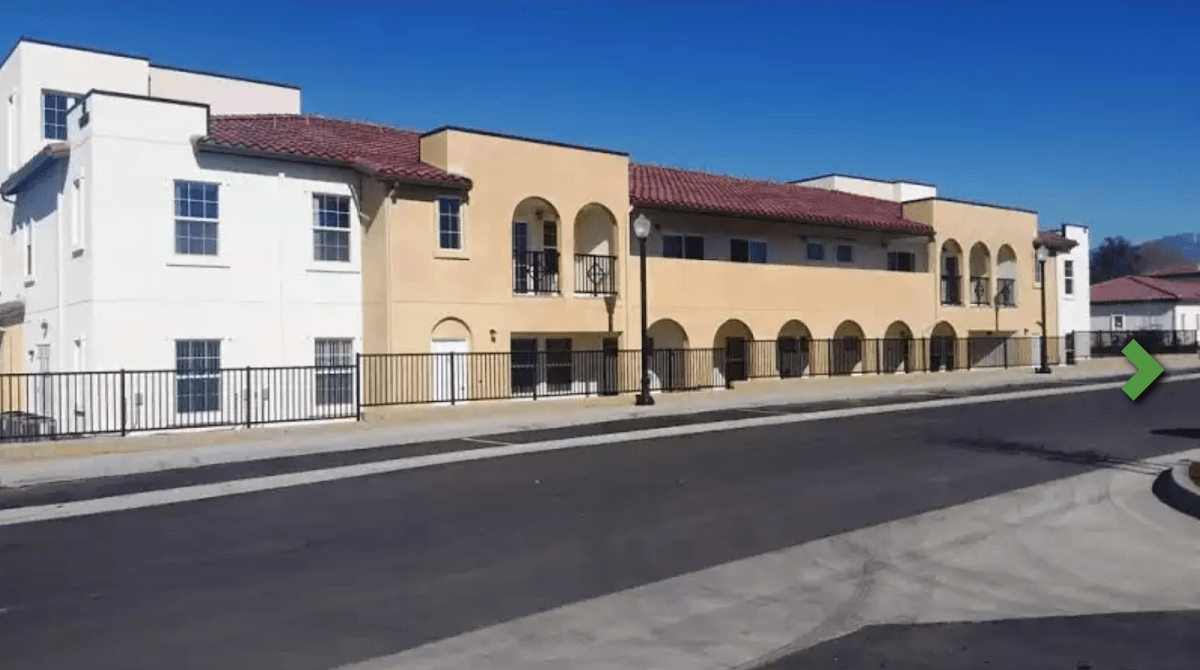 Valencia Grove Apartments — photo 4